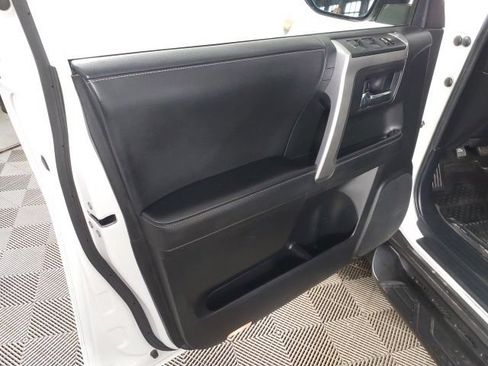 Used 2020 Toyota 4Runner SR5 Premium w/ Moonroof Package AWD/4WD image 16
