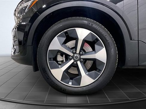 Certified 2024 Volvo XC40 B5 Core image 10