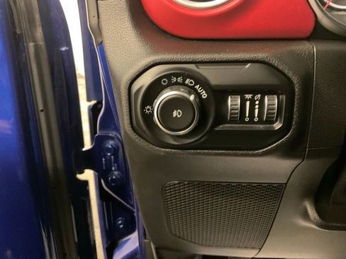 Used 2019 Jeep Wrangler Unlimited Rubicon AWD/4WD image 18
