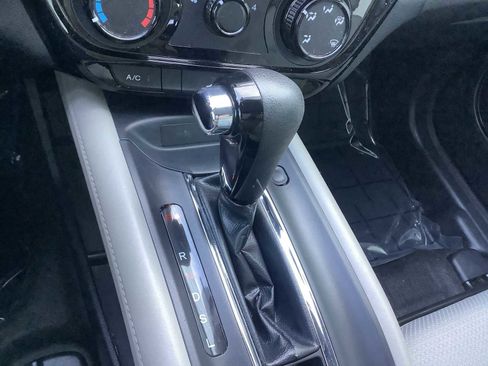 Used 2022 Honda HR-V LX image 17