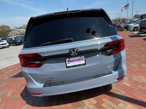 Used 2023 Honda Odyssey Sport image 8