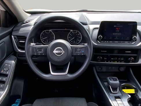 Used 2024 Nissan Rogue SV AWD/4WD image 11