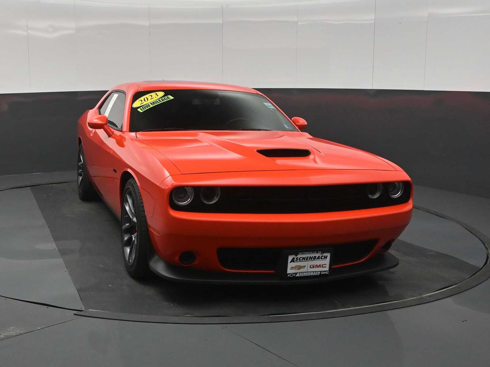 Used 2023 Dodge Challenger R/T RWD image 3