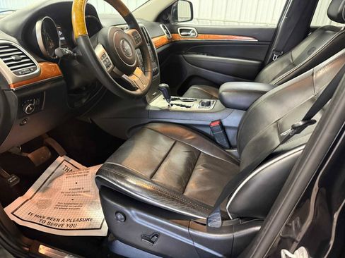 Used 2013 Jeep Grand Cherokee Overland AWD/4WD image 19