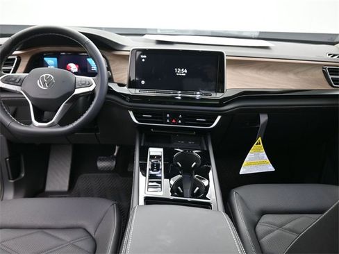 New 2026 Volkswagen Atlas SE image 27