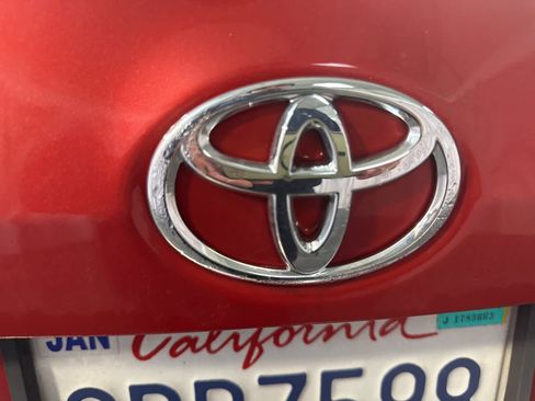 Used 2019 Toyota Corolla LE image 12