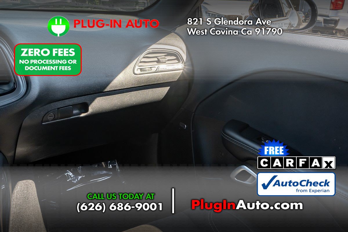 Used 2023 Dodge Challenger SXT RWD image 16