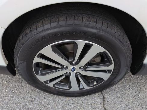 Used 2018 Subaru Outback 2.5i Limited image 10