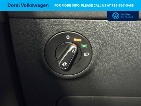 Used 2025 Volkswagen Taos SE image 17
