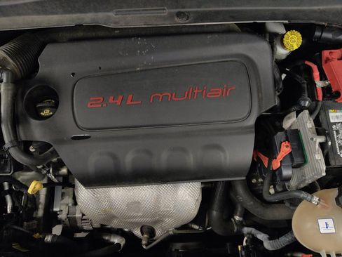 Used 2018 Jeep Renegade Latitude w/ Popular Equipment Group FWD image 30