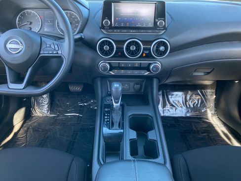 Used 2025 Nissan Sentra S image 11