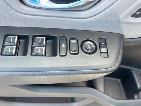 Used 2025 Honda Pilot Touring image 8