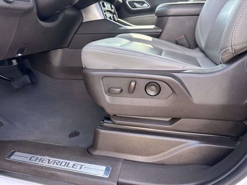 Used 2022 Chevrolet Tahoe LT w/ Luxury Package RWD image 19