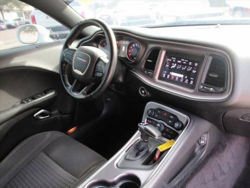Used 2019 Dodge Challenger SXT image 11