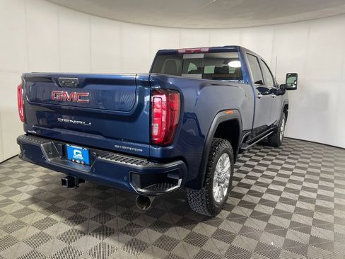 Used 2022 GMC Sierra 3500 Denali AWD/4WD image 8