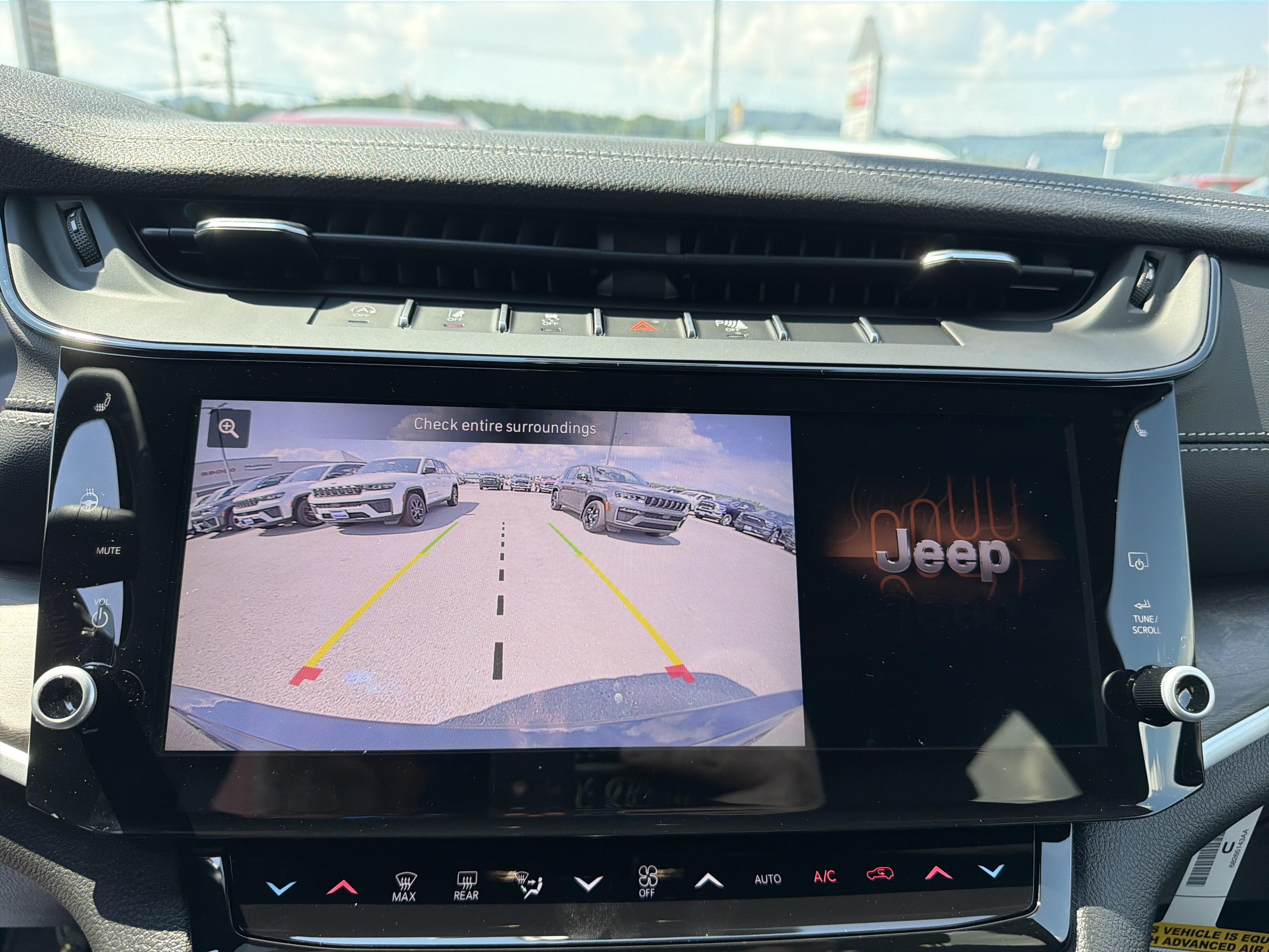New 2026 Jeep Grand Cherokee Limited AWD/4WD image 26
