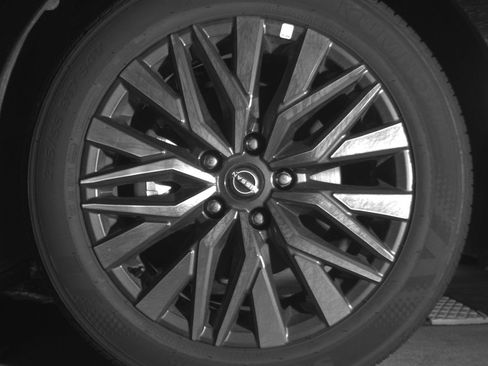 Used 2025 Nissan Altima 2.5 SV image 12