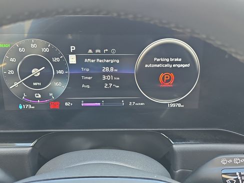 Used 2023 Kia Niro Wind w/ Wind Preserve Package FWD image 17