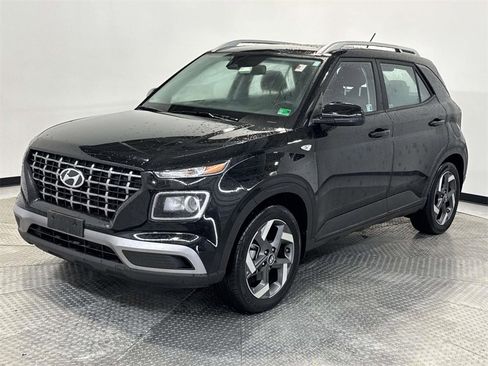 Used 2024 Hyundai Venue SEL image 3