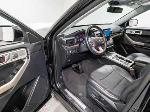 Used 2020 Ford Explorer Limited image 12
