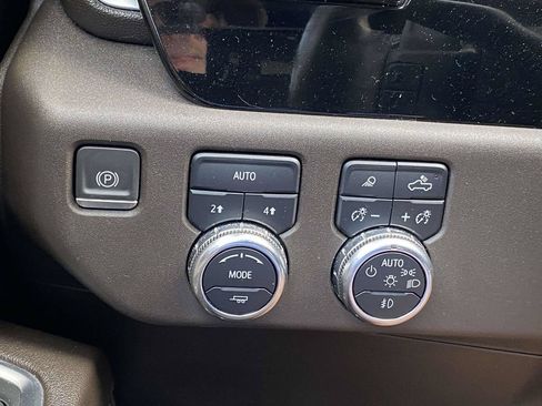 Used 2024 GMC Sierra 1500 SLT w/ SLT Convenience Package AWD/4WD image 27