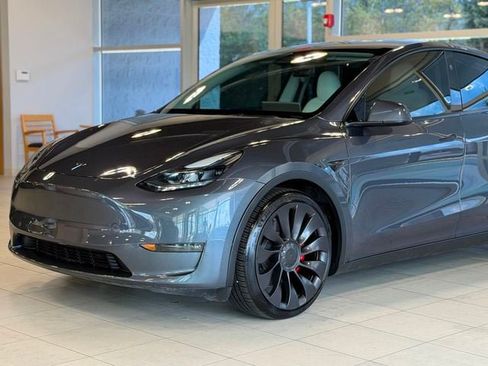 Used 2023 Tesla Model Y Performance AWD/4WD image 3