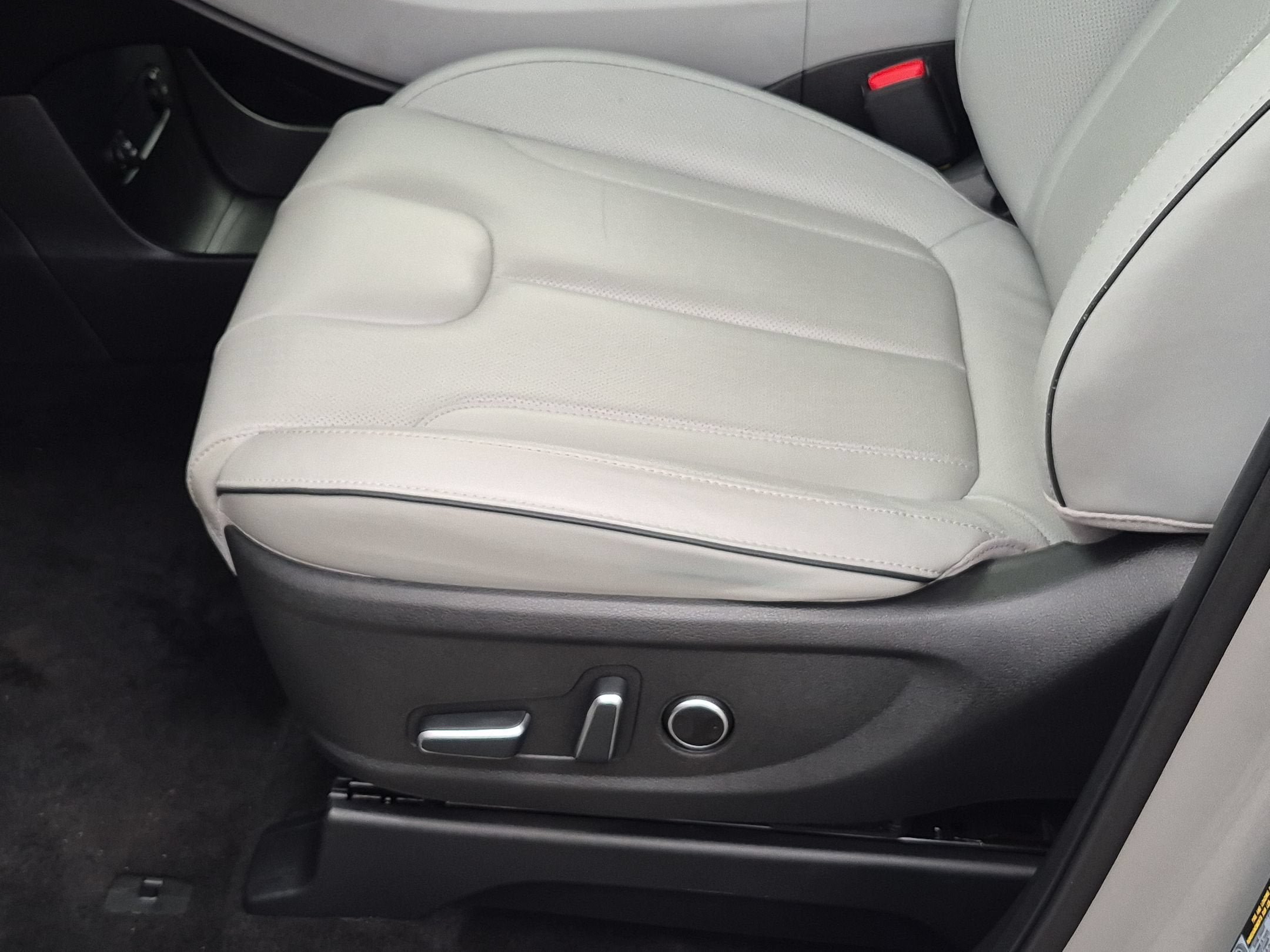 Used 2024 Hyundai Palisade SEL FWD image 14