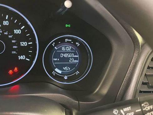 Used 2020 Honda HR-V LX image 30