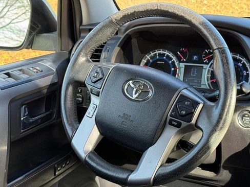 Used 2016 Toyota 4Runner Limited image 12