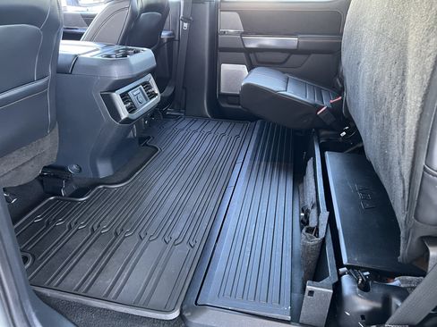 Used 2023 Ford F350 Platinum w/ FX4 Off-Road Package AWD/4WD image 19
