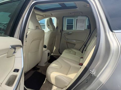 Used 2015 Volvo XC60 T6 Premier Plus AWD/4WD image 4