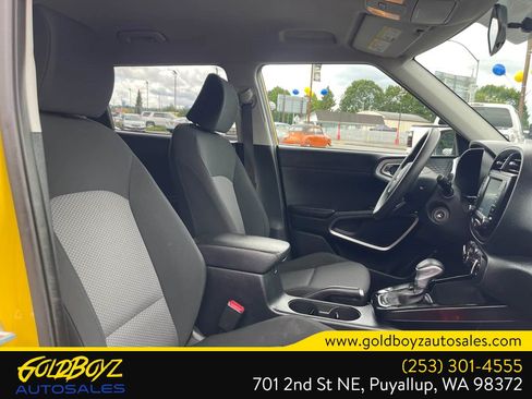 Used 2020 Kia Soul LX FWD image 26