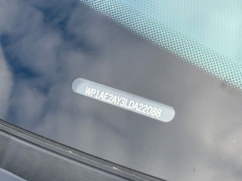 Used 2020 Porsche Cayenne E-Hybrid image 20