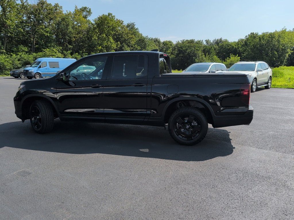 Used 2025 Honda Ridgeline Black Edition image 2