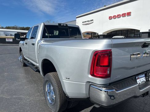 New 2026 RAM 3500 Tradesman AWD/4WD image 10