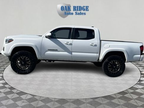 Used 2019 Toyota Tacoma TRD Sport AWD/4WD image 8