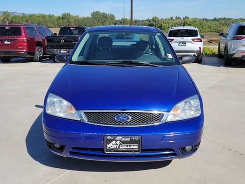Used 2005 Ford Focus ZX4 Sedan FWD image 5