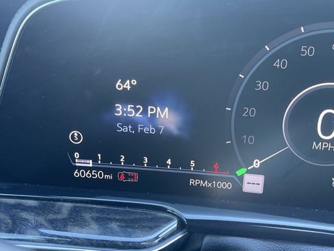 Used 2021 Cadillac Escalade Premium Luxury image 12