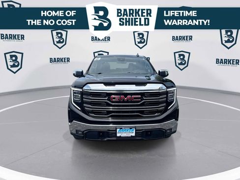 Used 2025 GMC Sierra 1500 SLT AWD/4WD image 4