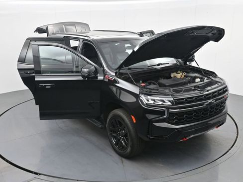 Used 2022 Chevrolet Tahoe Z71 w/ Luxury Package AWD/4WD image 38