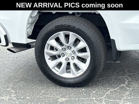 Used 2022 Chevrolet Silverado 1500 Custom image 5