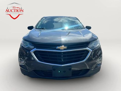 Used 2018 Chevrolet Equinox LS FWD image 2