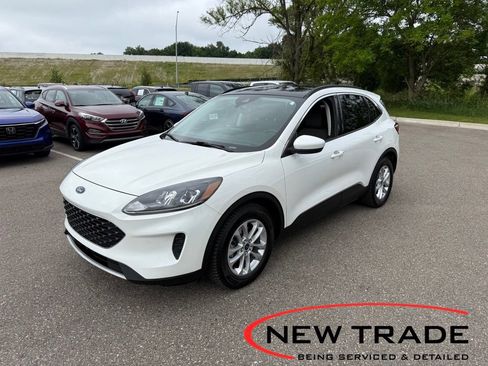 Used 2021 Ford Escape SE w/ Convenience Package FWD image 1