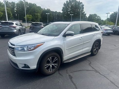 Used 2016 Toyota Highlander XLE w/ Protection Package #3 AWD/4WD image 5