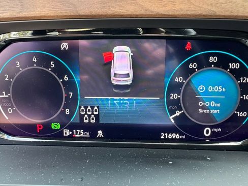 Used 2024 Volkswagen Atlas SE FWD image 13
