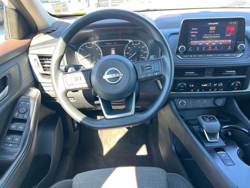 Certified 2023 Nissan Rogue SV image 17