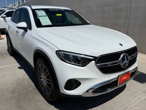 Used 2025 Mercedes-Benz GLC 300 image 2