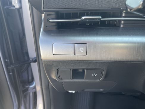 Used 2024 Hyundai Kona SEL FWD image 25