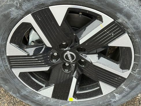 New 2026 Nissan Kicks SV image 10