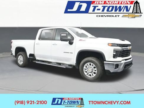 Used 2024 Chevrolet Silverado 2500 LT AWD/4WD image 1
